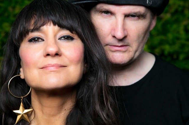 EL UNIVERSO SOBRE MI - AMARAL